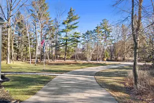 712 W Shady Ln, Mequon, WI 53097 - Photo 5