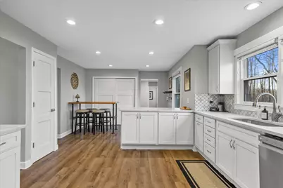 712 W Shady Ln, Mequon, WI 53097 - Photo 17