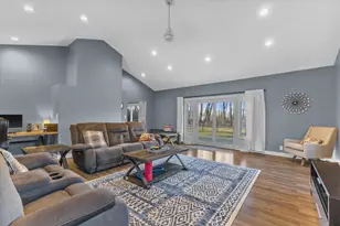 712 W Shady Ln, Mequon, WI 53097 - Photo 25