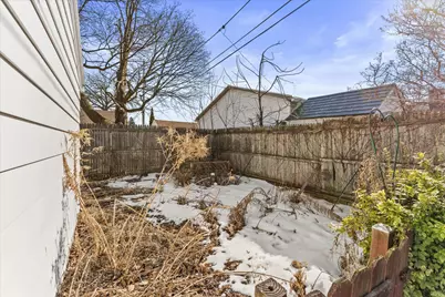 821  Lombard Ave, Racine, WI 53402 - Photo 21