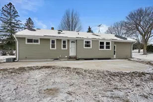 4430 N Brookfield Rd, Brookfield, WI 53045 - Photo 5