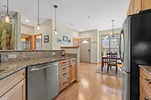 18825 Madeline Ln, Brookfield, WI 53045 - Photo 9