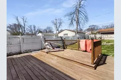 6918 W Grantosa Dr, Milwaukee, WI 53218 - Photo 9