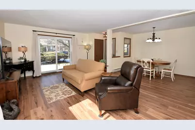 4502 S Greenridge Cir, Greenfield, WI 53220 - Photo 9