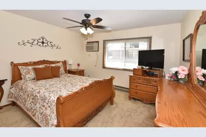 4502 S Greenridge Cir, Greenfield, WI 53220 - Photo 23