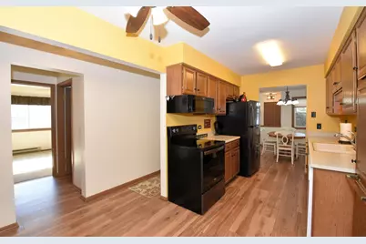 4502 S Greenridge Cir, Greenfield, WI 53220 - Photo 17