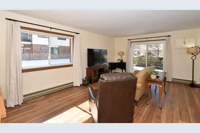 4502 S Greenridge Cir, Greenfield, WI 53220 - Photo 3