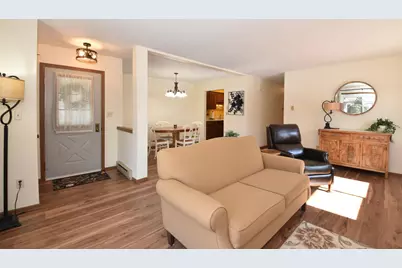 4502 S Greenridge Cir, Greenfield, WI 53220 - Photo 5