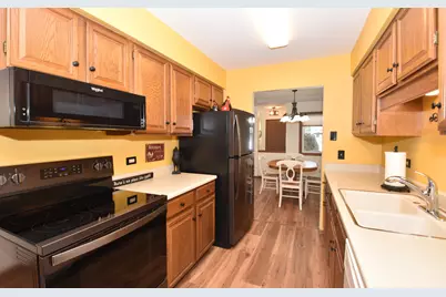 4502 S Greenridge Cir, Greenfield, WI 53220 - Photo 15