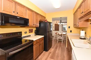 4502 S Green Ridge Cir, Greenfield, WI 53220 - Photo 15