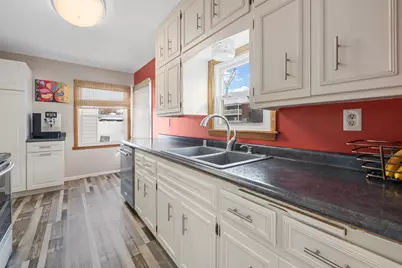 5329 W Nebraska Ave, Milwaukee, WI 53219 - Photo 9