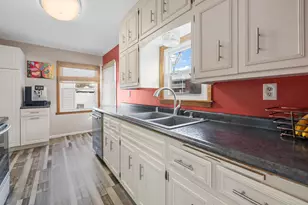 5329 W Nebraska Ave, Milwaukee, WI 53219 - Photo 9