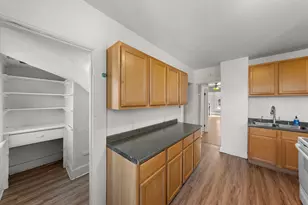 804 E Kewaunee St, Milwaukee, WI 53202 - Photo 25