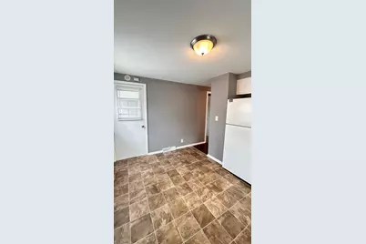 5747 N 93rd St #UPPER, Milwaukee, WI 53225 - Photo 7