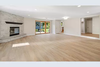 4705  Highland Park Dr, Polk, WI 53086 - Photo 7