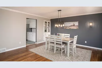 3323  Green Meadows Ln, Racine, WI 53405 - Photo 11