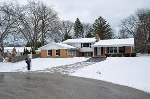 2261 W Kenboern Dr, Glendale, WI 53209 - Photo 21