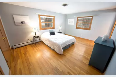 2261 W Kenboern Dr, Glendale, WI 53209 - Photo 11