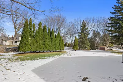 1226  Market Pl, Waukesha, WI 53189 - Photo 33