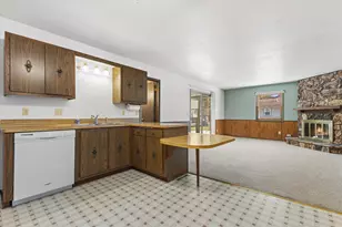 1226 Market Pl, Waukesha, WI 53189 - Photo 5