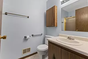 1226 Market Pl, Waukesha, WI 53189 - Photo 15