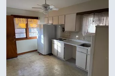 4175 N 22nd St, Milwaukee, WI 53209 - Photo 9