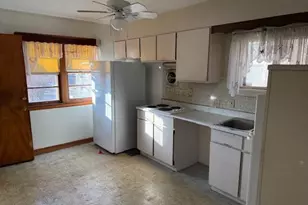 4175 N 22nd St, Milwaukee, WI 53209 - Photo 9