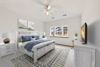 5293 S Acorn Ln, Greenfield, WI 53221 - Photo 9