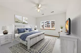 5293 S Acorn Ln, Greenfield, WI 53221 - Photo 9