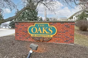 5293 S Acorn Ln, Greenfield, WI 53221 - Photo 23