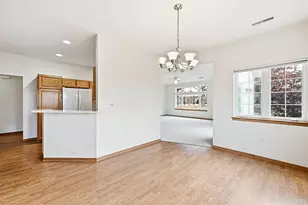 5293 S Acorn Ln, Greenfield, WI 53221 - Photo 5