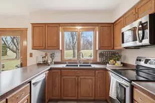 8755 W Meadow Ln, Franklin, WI 53132 - Photo 5
