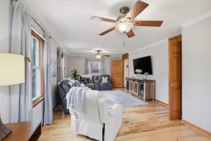 8755 W Meadow Ln, Franklin, WI 53132 - Photo 15