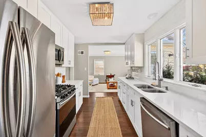 827 W La Salle Ave, Glendale, WI 53209 - Photo 13