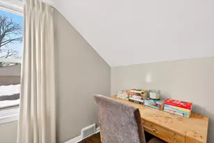 827 W La Salle Ave, Glendale, WI 53209 - Photo 19