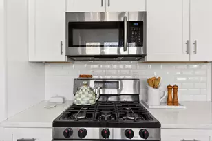 827 W La Salle Ave, Glendale, WI 53209 - Photo 11