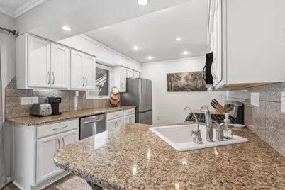 8837 N Navajo Rd, Bayside, WI 53217 - Photo 5