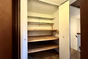 3127 W Canterbury Rd, Greenfield, WI 53221 - Photo 17