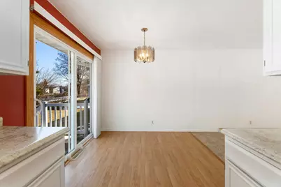 1605  Cliffview Dr, Holmen, WI 54636 - Photo 7