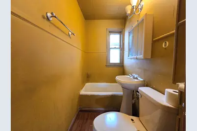 1929 N 18th St, Milwaukee, WI 53205 - Photo 11