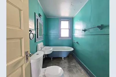 1929 N 18th St, Milwaukee, WI 53205 - Photo 25