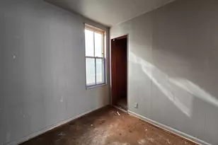 1929 N 18th St, Milwaukee, WI 53205 - Photo 15