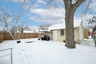 8202 W Center St, Milwaukee, WI 53222 - Photo 29