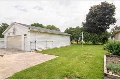 1303 S 9th St, Watertown, WI 53094 - Photo 23