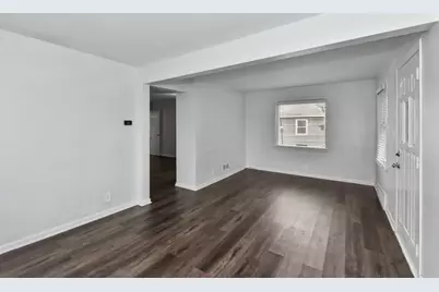 2348 S 84th St, West Allis, WI 53227 - Photo 3