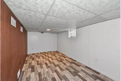 2348 S 84th St, West Allis, WI 53227 - Photo 19