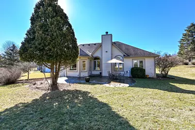 N21W26622  Cattail Ct, Pewaukee, WI 53072 - Photo 5