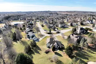 N21W26622 Cattail Ct, Pewaukee, WI 53072 - Photo 3