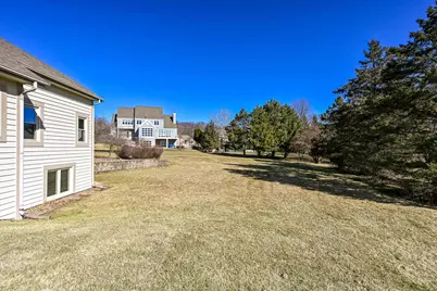 N21W26622  Cattail Ct, Pewaukee, WI 53072 - Photo 9