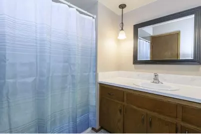 S58W25347  Crest Dr, Waukesha, WI 53189 - Photo 41